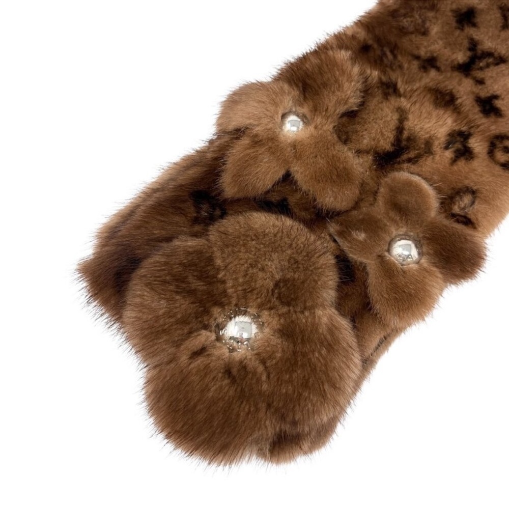 Louis Vuitton Classic Vintage Monogram Mink fur Scarf Stole - Picture 4 of 9